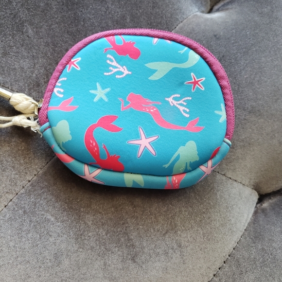 The Preppy Pelican Collection 4” Coin Purse Mermaids - Picture 3 of 7
